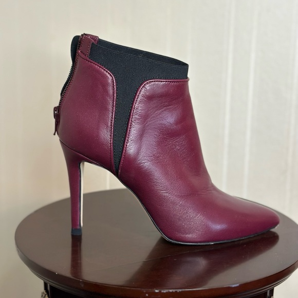 Giampaolo Viozzi. Burgundy 💥 the color of the season. Italy. - Picture 2 of 7